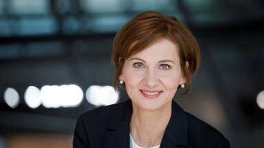 Foto 
  Bettina
 
  Stark-Watzinger
