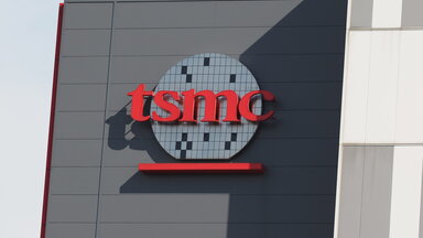 Das Logo von Taiwan Semiconductor Manufacturing Company, dem weltweit größten Auftragsfertiger von Chips, in Tainan, Südtaiwan.