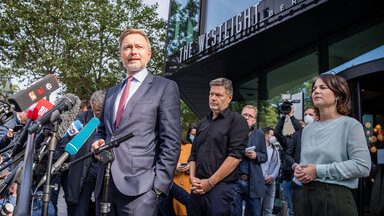 Christian Lindner, Robert Habeck und Annalena Baerbock bei einem Pressestatement