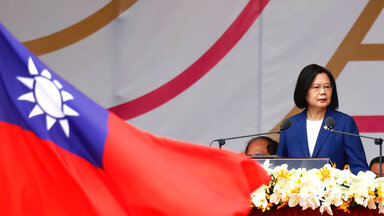 Taiwans Präsidentin Tsai Ing-wen hält eine Rede während der Feierlichkeiten zum Nationalfeiertag.