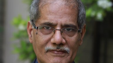 Foto 
  Zafarullah
 
  Khan
