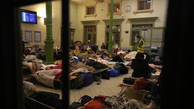 Geflüchtete Ukrainer in einer Notunterkunft in Polen