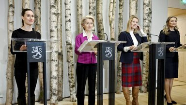 Die finnische Premierministerin Sanna Marin, die Präsidentin der Europäischen Kommission Ursula von der Leyen, die estnische Premierministerin Kaja Kallas und die stellvertretende schwedische Premierministerin Ebba Busch