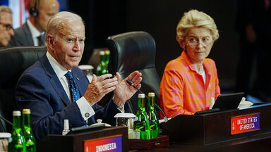 Joe Biden, Präsident der Vereinigten Staaten von Amerika USA, und Ursula von der Leyen, Präsidentin der Europäischen Kommission