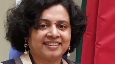 Foto 
  Lailufar 
 
  Yasmin 
