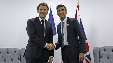 Der britische Premierminister Rishi Sunak und der französische Präsident Emmanuel Macron während eines bilateralen Treffens