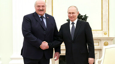 Der russische Präsident Wladimir Putin und der belarusische Präsident Alexander Lukaschenka zusammen im Kreml. 