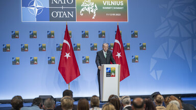 Der türkische Präsident Recep Tayyip Erdogan spricht auf einer Pressekonferenz der Nordatlantikvertragsorganisation (NATO)