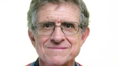 Foto 
  José Miguel 
 
  Roca Chillida
