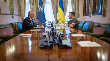 Der ukrainische Präsident Wolodymyr Zelensky und NATO-Generalsekretär Jens Stoltenberg