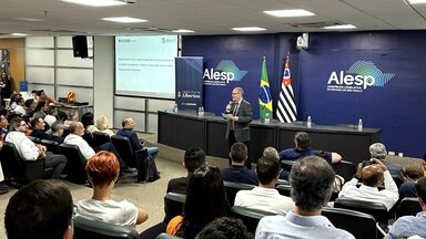 Dr. Hans-Dieter Holtzmann diserta en la Assambleia Legislativa do Estado de São Paulo. 