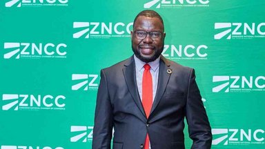 Foto 
  Christopher  
 
  Mugaga
