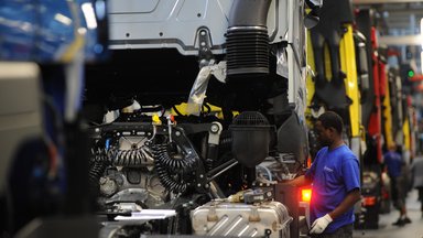 Ab 2026 montiert Daimler-Truck LKW im Senegal. 