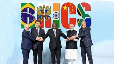Left to right: Brazilian President Luiz Inacio Lula da Silva, Chinese President Xi Jinping, South African President Cyril Ramaphosa, Indian Prime Minister Narendra Modi and Russian Foreign Minister Sergey Lavrov
