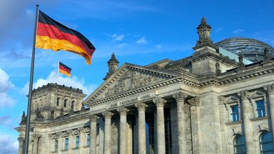 Diskutieren beim Freiheitskongress über liberale Politik, Freiheit und internationale Herausforderungen.