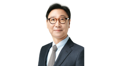 Foto 
  Jong-Sue 
 
  Lee
