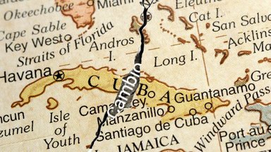 Mapa de Cuba atravezada por la palabra cambio