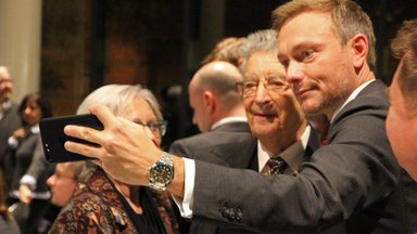 Generationsübergreifend - Gerhart Baum mit FDP-Chef Christian Lindner. 