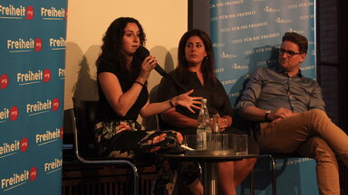 Die Start-up-Unternehmerinnen Henrietta Singer und Sara Neumann im Gespräch mit Helge Eikelmann