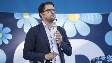 Auf der rechten Seite des politischen Spektrums: Jimmie Åkesson Vorsitzender der  Sverigedemokraterna.