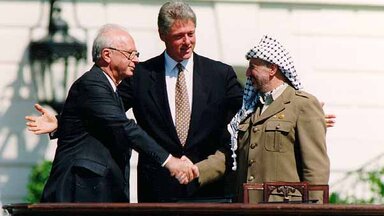 Clinton, Yitzhak und Arafat im weißen Haus, 1993