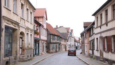 Ostdeutschland erreicht in der Wertschöpfung pro Kopf nokh immer rund ein Drittel weniger als der Westen Quelle: pa/i