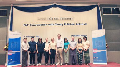 Die JuLis Ria Schröder, Franziska Brandmann, Moritz Körner zu Besuch in unserem Stiftungsbüro in Yangon