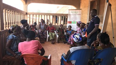 Die FNF im Einsatz für die Sicherung von Eigentums- und Landrechten der ländlichen Bevölkerung in der Elfenbeinküste.