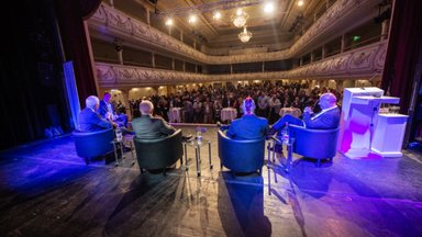 Die Diskutanten im Kaisersaal in Erfurt