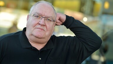 Thomas Günther Otto Fischer ist ein deutscher Rechtswissenschaftler und ehemaliger Vorsitzender Richter des 2. Strafsenats des Bundesgerichtshofs.