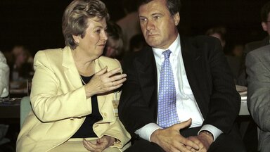 Ruth Wagner und Dr. Wolfgang Gerhardt auf dem FDP-Sonderparteitag in Berlin (Berlin, 2000)