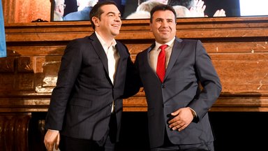 Alexis Tsipras, griechischer Premierminister und Zoran Zaev, Premierminister Nordmazedoniens, erhalten im Rahmen der Münchner Sicherheitskonferenz den Ewald-von-Kleist-Preis für ihre erfolgreichen Verhandlungen über die Namensführung Nordmazedoniens
