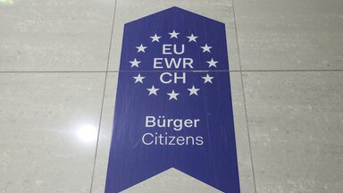 Im EU-Vertrag ist 1992 die Unionsbürgerschaft geschaffen worden. Jeder Staatsangehörige eines EU-Mitgliedsstaates gilt demnach als Unionsbürger.