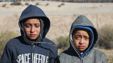 Kinder aus Guatemala sitzen auf dem Weg in die USA in Mexiko fest.