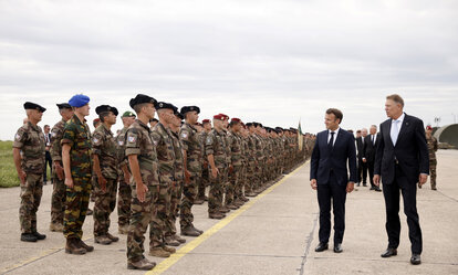 Der französische Präsident Emmanuel Macron und der rumänische Präsident Klaus Iohannis 