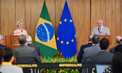 EU-Kommissionspräsidentin Ursula von der Leyen und Brasiliens Präsident Luiz Inácio Lula da Silva. © picture alliance / ZUMAPRESS.com | Frederico Brasil
