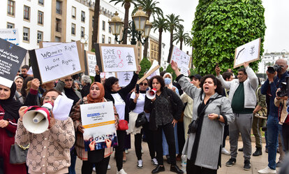 Frauen versammeln sich anlässlich des Internationalen Frauentags in Rabat, Marokko