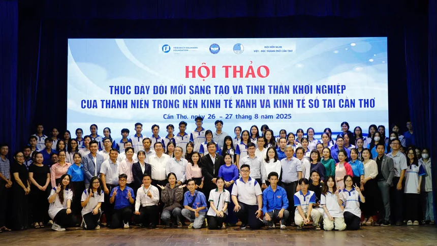 Youth – The Driving Force of Innovation and Entrepreneurship in the Green and Digital Economy