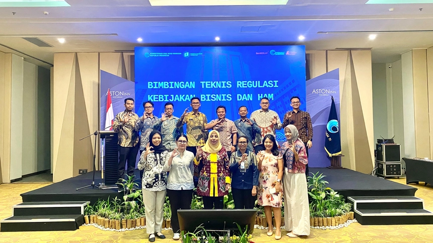 Participants of the Technical Guidance on Business and Human Rights Policy Regulations pose for a group photo after discussions on the development of Business and Human Rights regulations and the implementation of Human Rights Due Diligence in West Nusa Tenggara.